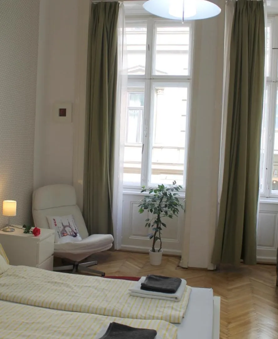 Apartment Oktober 6 Street With Balcony Hotel Budapest